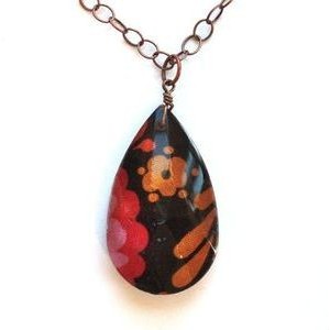 pleated poppy necklace