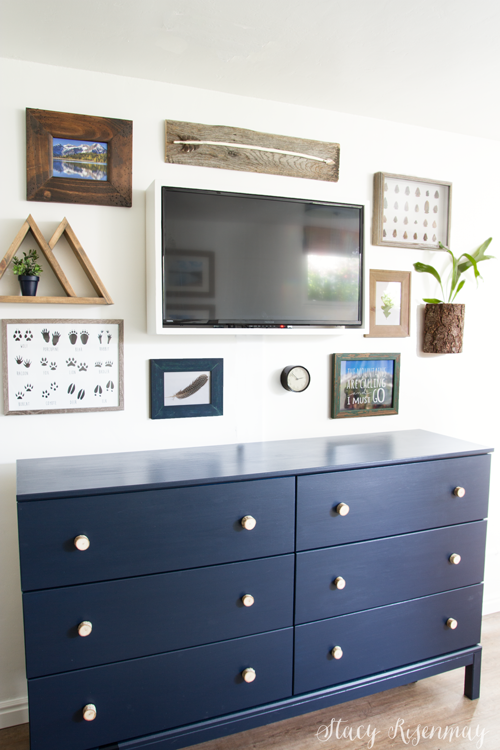 TV gallery Wall for boys room