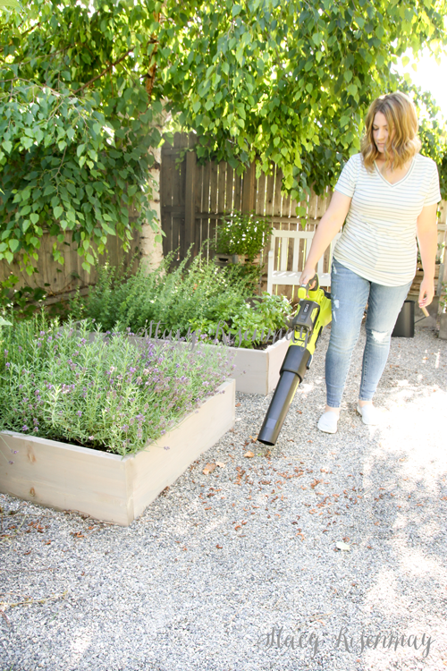 How To Keep Pea Gravel Clean Tidy, Cleaning Landscape Rocks